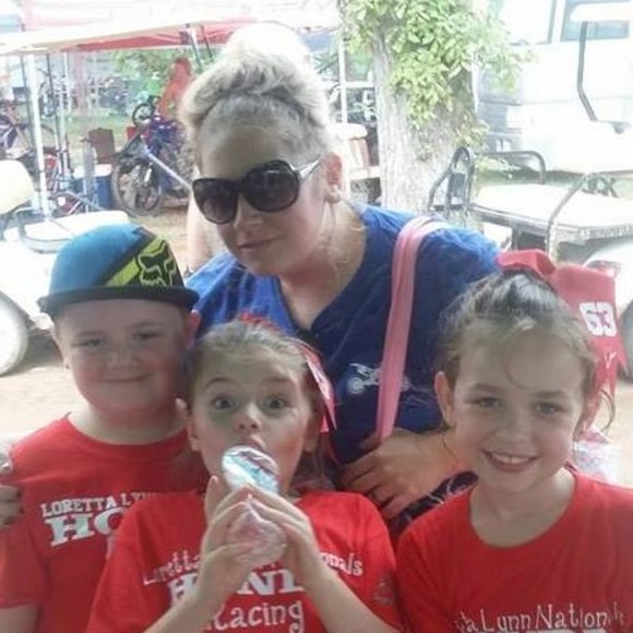 🖤Posh Ambassador🖤 Kaly's Closet - Picture 2 of 2